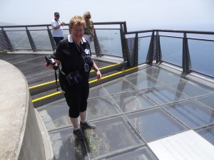 Auf dem Skywalk am Gab Girao